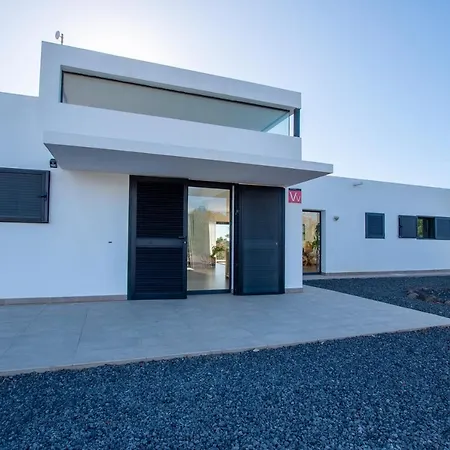 Heated & Shared Pool Matriana 36a, North Shore *