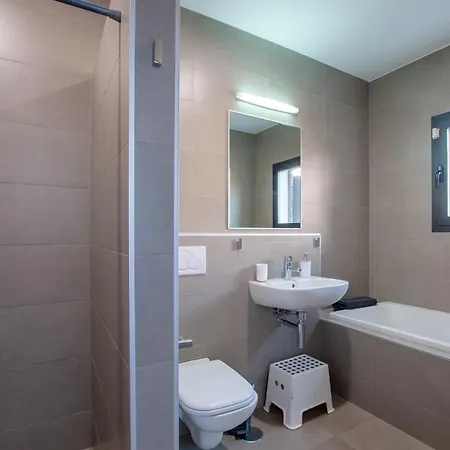 Heated & Shared Pool Matriana 36a, North Shore