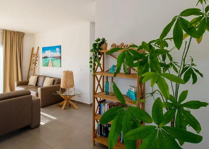 Heated & Shared Pool Matriana 36a, North Shore لاجاريس