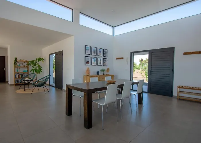 فيلة Heated & Shared Pool Matriana 36a, North Shore