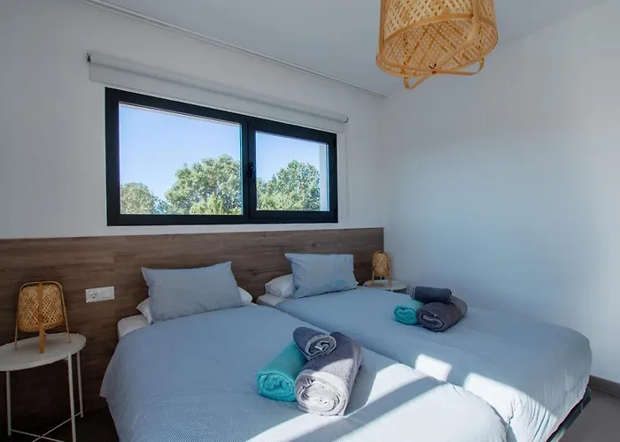 فيلة Heated & Shared Pool Matriana 36a, North Shore لاجاريس