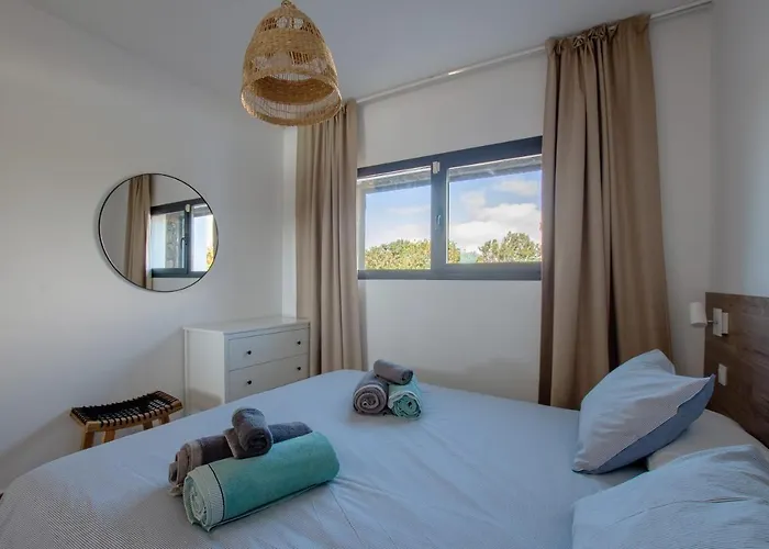 Heated & Shared Pool Matriana 36a, North Shore فيلة *