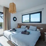 Heated & Shared Pool Matriana 36a, North Shore 别墅 拉哈雷斯