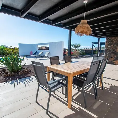 Heated & Shared Pool Matriana 36a, North Shore Lajares