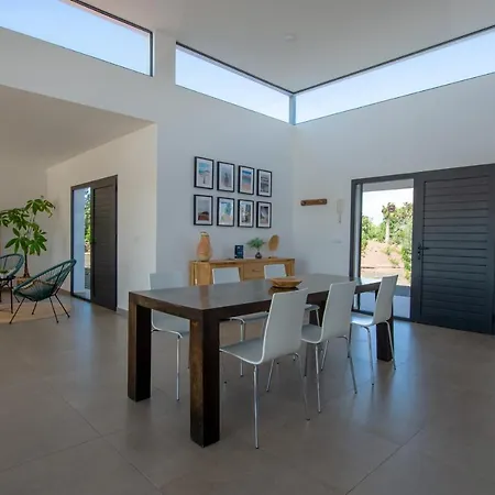 Villa Heated & Shared Pool Matriana 36a, North Shore