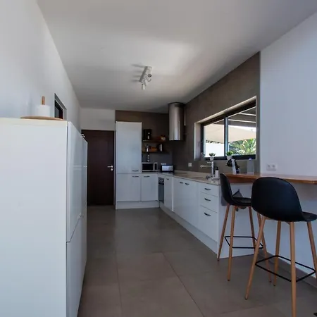 Heated & Shared Pool Matriana 36a, North Shore *