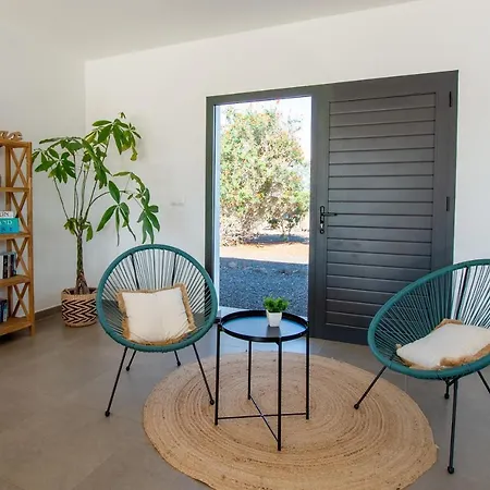 Villa Heated & Shared Pool Matriana 36a, North Shore *